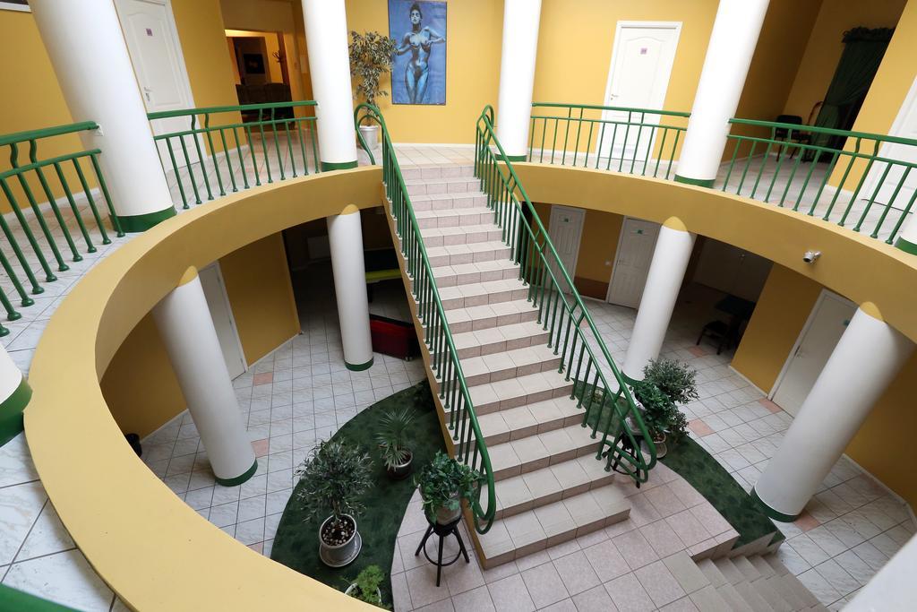 Vaivorykste Hotel Šiauliai Exterior foto